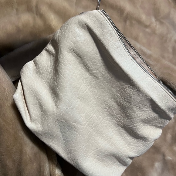 H&M stylish cream cluth - Picture 3 of 5